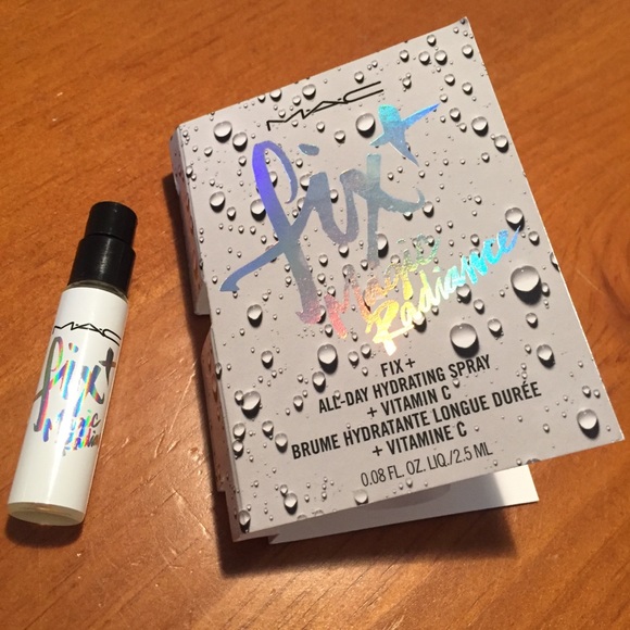 MAC Fix + Magic Radiance Setting Spray - Picture 2 of 11